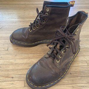 Vintage Dr Marten 1460 Boot in Brown Leather 6.5W